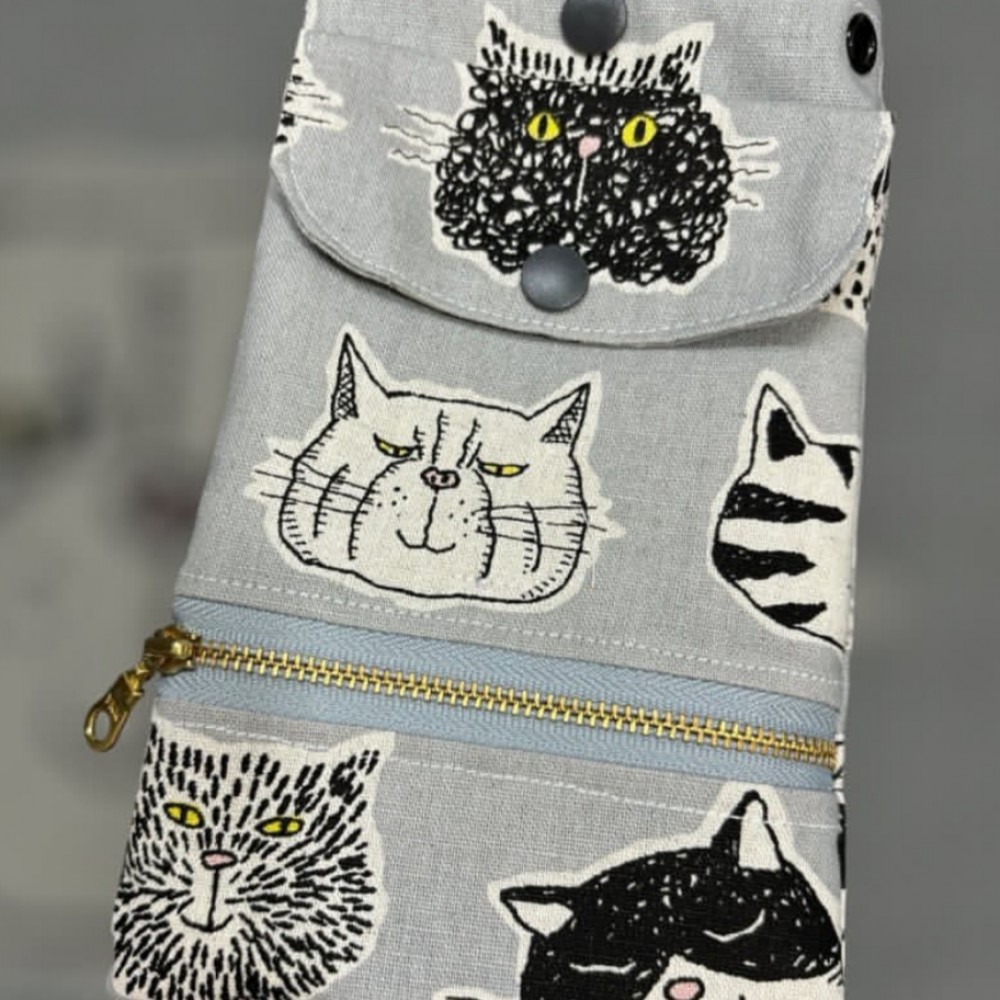 灰貓 Travel bag 可放電話 passport 紙幣 散銀