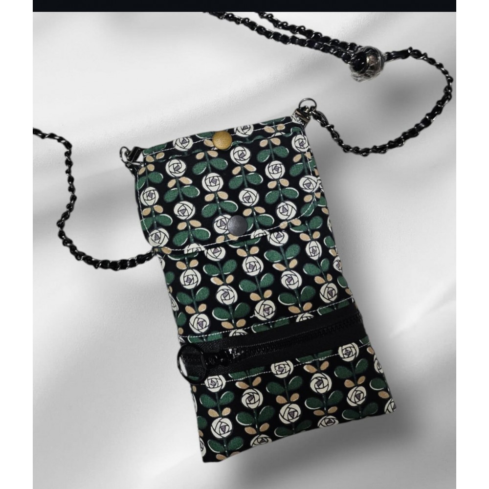 玫瑰花 Travel bag 可放電話 passport 紙幣 散銀