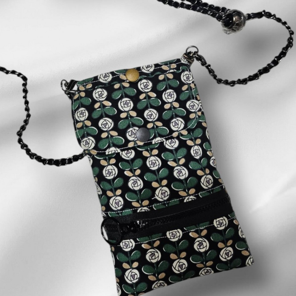 玫瑰花 Travel bag 可放電話 passport 紙幣 散銀