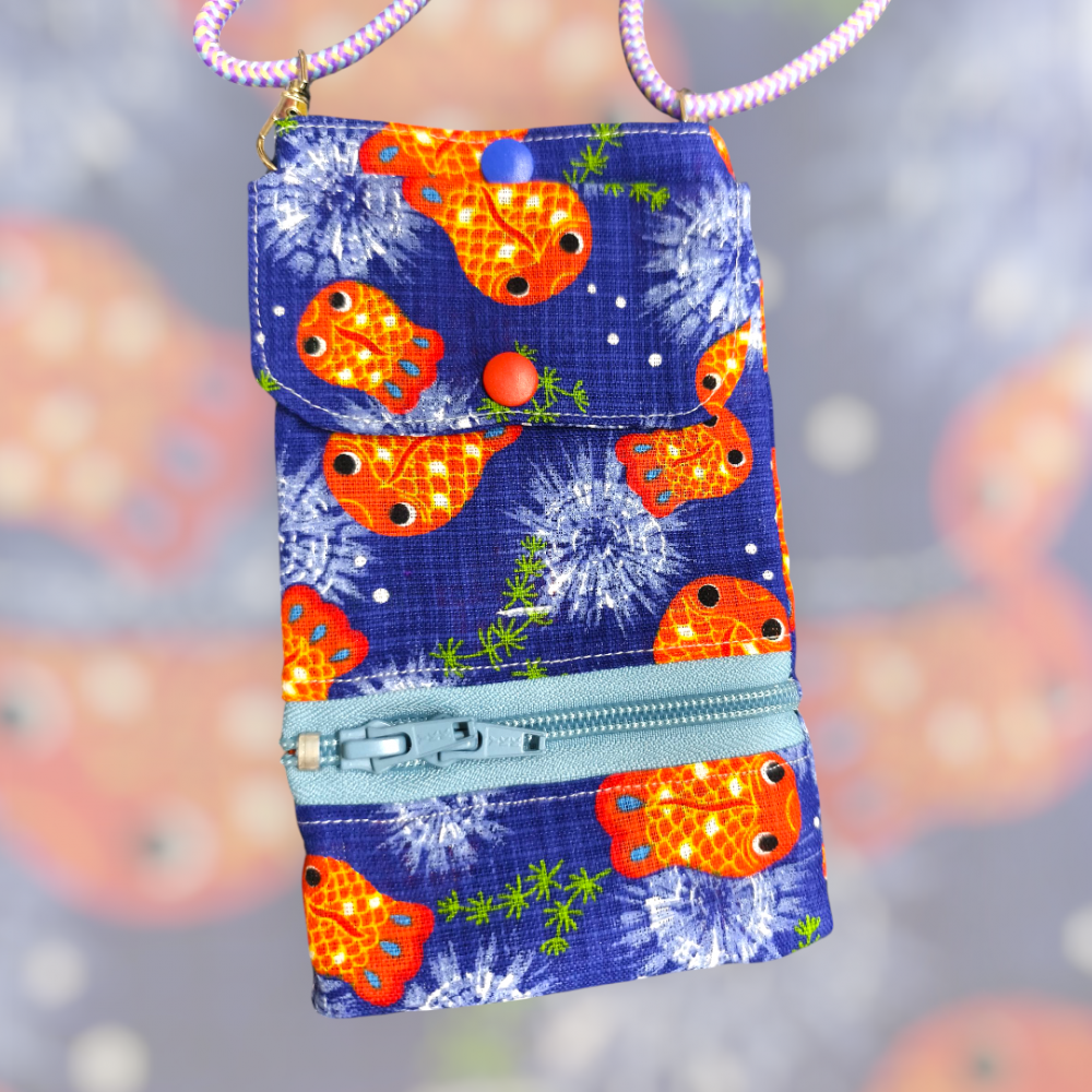 金魚 Travel bag 可放電話 passport 紙幣 散銀