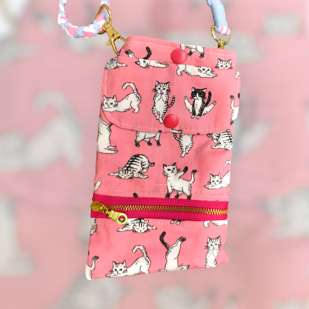 瑜伽貓 Travel bag 可放電話 passport 紙幣 散銀