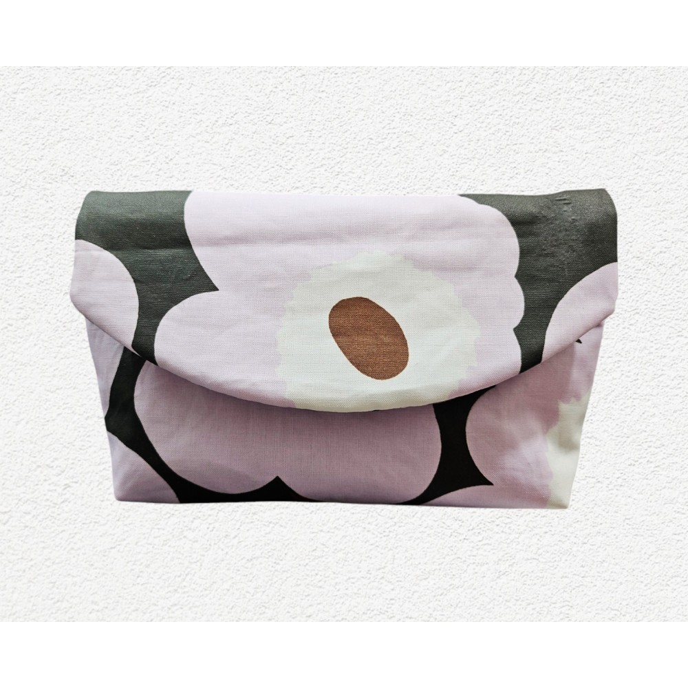 Marimekko 黑底粉紫花利是袋 雜物袋