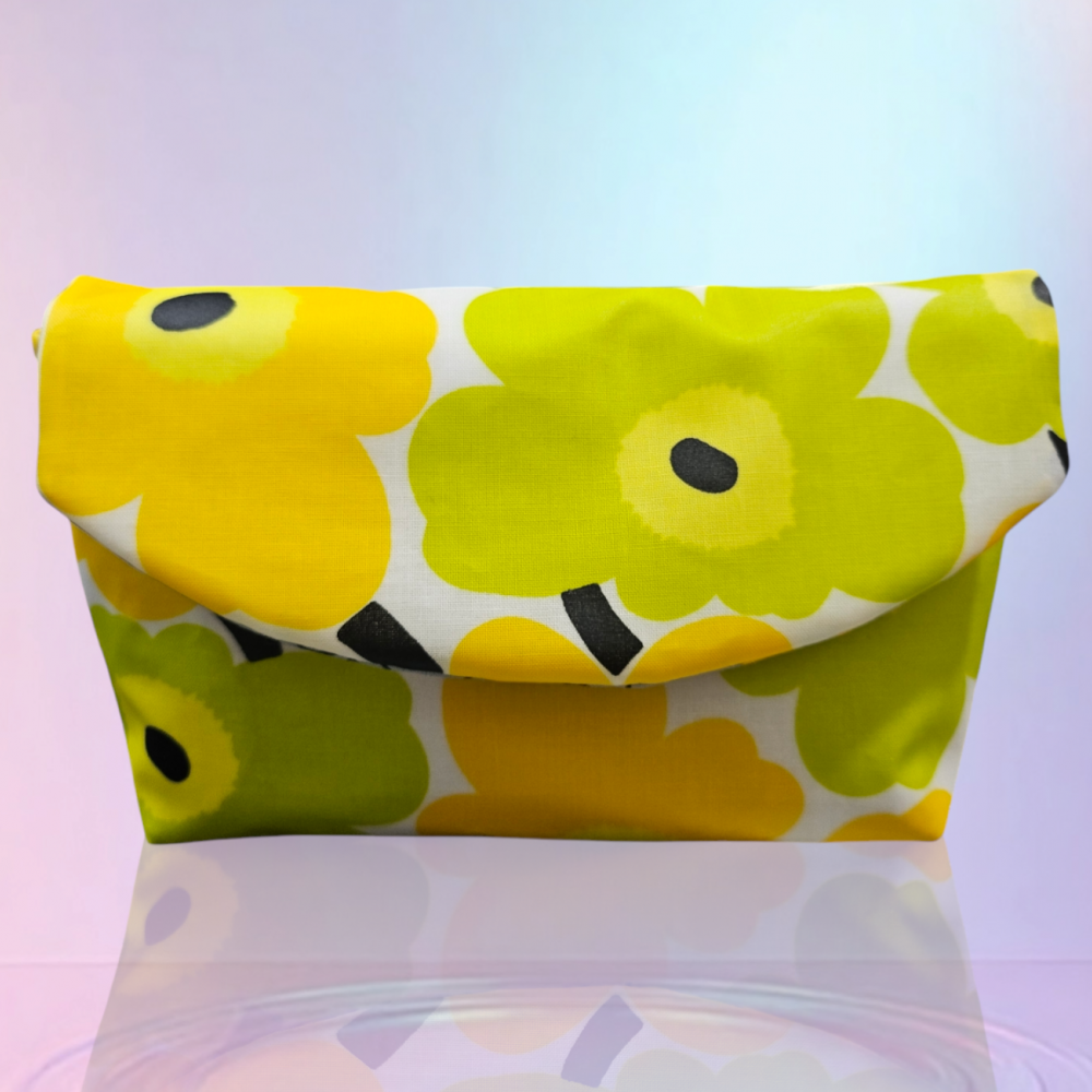 Marimekko 黃綠花防水利是袋 雜物袋